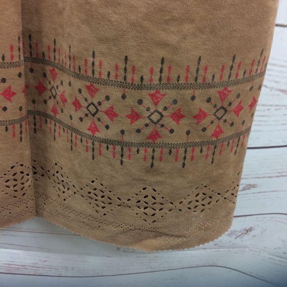 Ladies Susan Graver Camel Aztec print Set - Picture 5 of 8